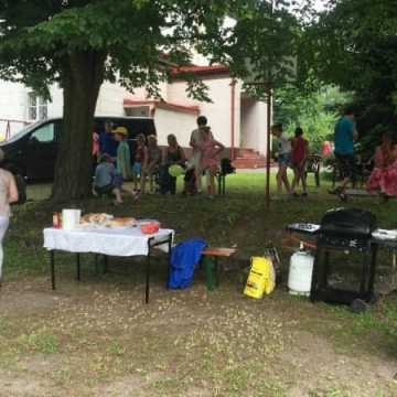 Piknik dla dzieci i rodzin zastępczych w Strzałkowie