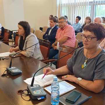 Trwa sesja Rady Powiatu Radomszczańskiego
