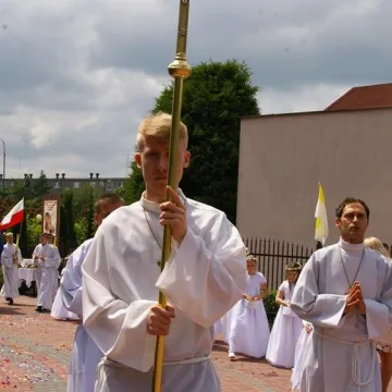 Boże Ciało w Radomsku. Z powodu epidemii procesje wokół kościołów