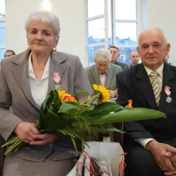 8 par obchodziło Złote Gody