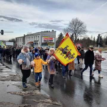 [WIDEO] Orszak Trzech Króli 2025 w Radomsku. „Kłaniajcie się królowie!”