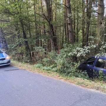 [WIDEO] Wypadek w Józefowie. Jedna osoba przewieziona do szpitala