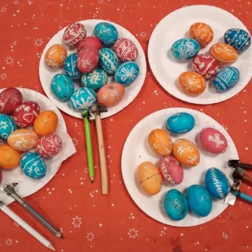 Pisanki i pająki ludowe ożywiły tradycję w Gidlach