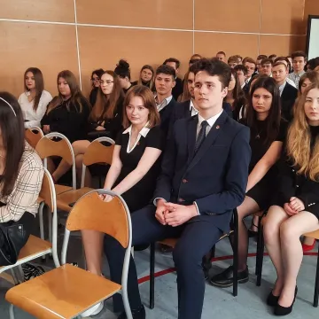 Radomsko: Maturzyści żegnają się ze szkołą