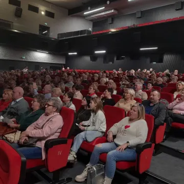 [WIDEO] Krakowiak, śpiewy ludowe. Wyjątkowy Dzień Babci i Dziadka w Radomsku