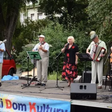 Kapela zagrała na placu 3 Maja