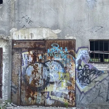 W stercie gruzu czyha śmierć