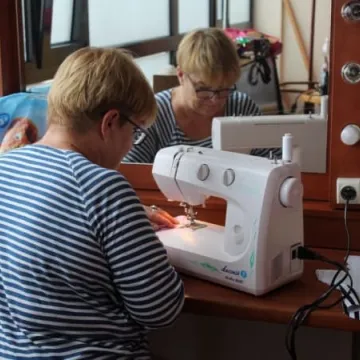 Warsztaty szycia poduszek w MDK w Radomsku