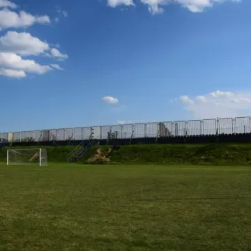 Zamiast nowej trybuny - remont starej 