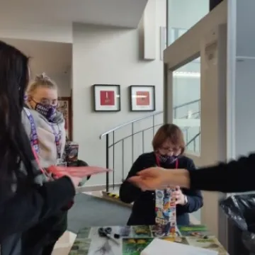 Radomsko: rozpoczął się 30. Finał WOŚP. Wolontariusze już kwestują