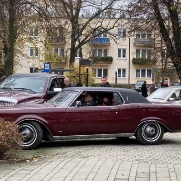 Zabytkowe pojazdy przejechały ulicami Radomska