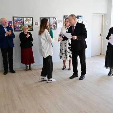 Wystawa „Smoki z Ekonomika” zainaugurowała obchody 100-lecia istnienia ZSE w Radomsku
