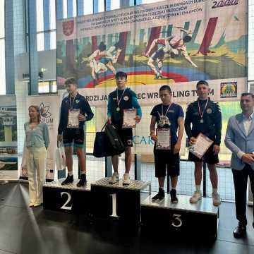 10 medali dla zawodników UKS „Zapaśnik” w Międzywojewódzkim Turnieju Dzieci i Młodzików w zapasach