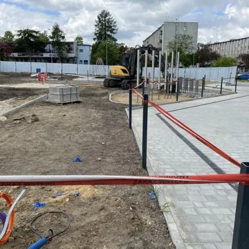 Zagospodarowanie skweru przy ul. Piastowskiej w Radomsku na ostatniej prostej