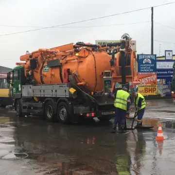 Zalane domy, rondo i uszkodzona obwodnica