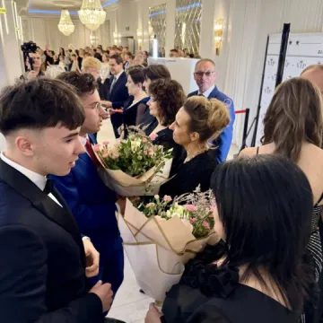 Odliczanie do matury rozpoczęło się eleganckim balem w LO Przedborzu