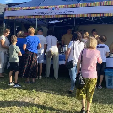 Kietlin świętował przy stole i na zjeżdżalni