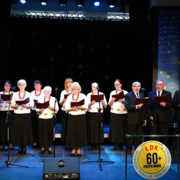 Zespół „Apassionata” oraz solistka Maria Borowik wyróżnieni na „Przystanku 60+”