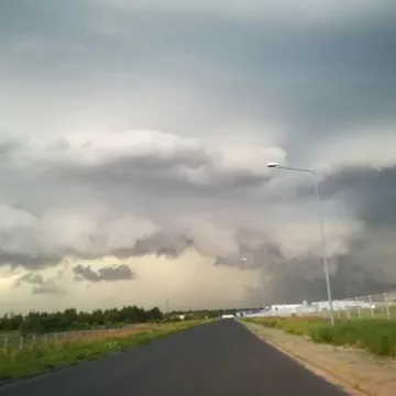 Oberwanie chmury nad Radomskiem