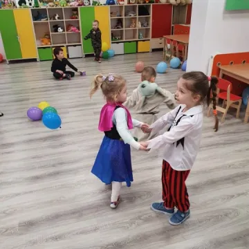 To ich pierwszy taki bal...