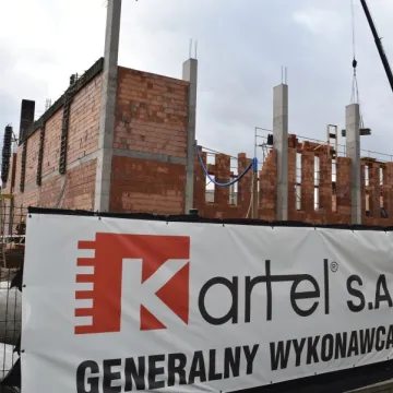 Zobacz, jak powstaje hala sportowa w Kamieńsku