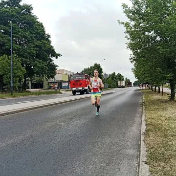 Ponad setka biegaczy stanęła na starcie biegu ulicznego w Radomsku
