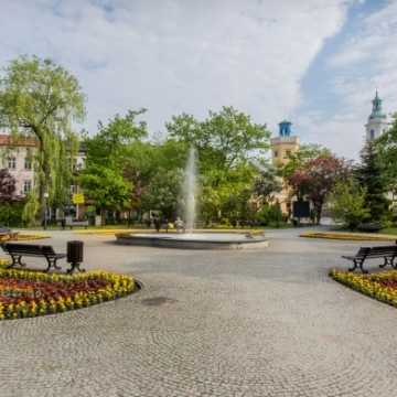 Ławki w parkach i skwerach w Radomsku zostaną odnowione