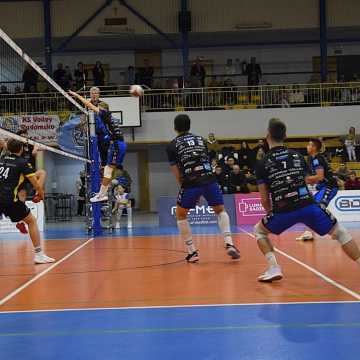 Emocje na parkiecie. METPRIM Volley Radomsko zwycięża ze Skrą II Bełchatów