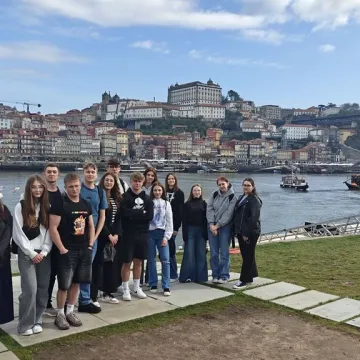 Zakończenie stażu uczniów ZSE z certyfikatami