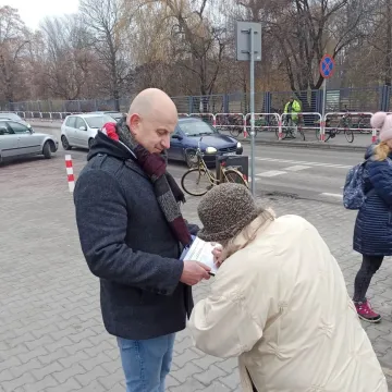 Refundacja dla in vitro. Platforma Obywatelska zbiera podpisy w Radomsku