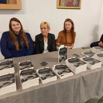 Marcin Wodo promował książkę „Ciemne plamy w Radomsku”