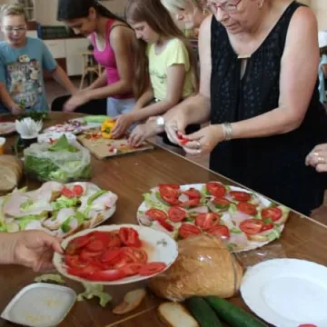 Piknik integracyjny dzieci i seniorów RUTW SAN