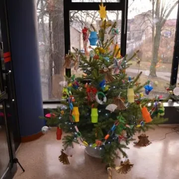 Choinka w MBP Radomsko 