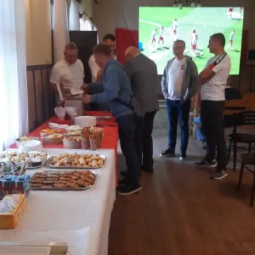 [WIDEO] Kibice z Dziepółci dopingowali reprezentację Polski