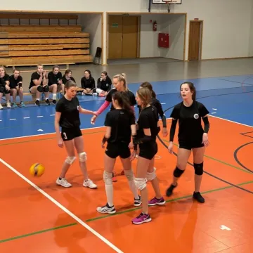 Wystartowała Amatorska Liga Siatkówki Kobiet w Radomsku