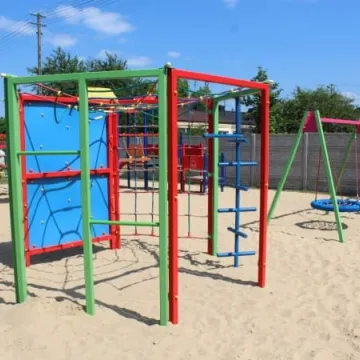 Sprawdzili jak wyglądają place zabaw w Radomsku