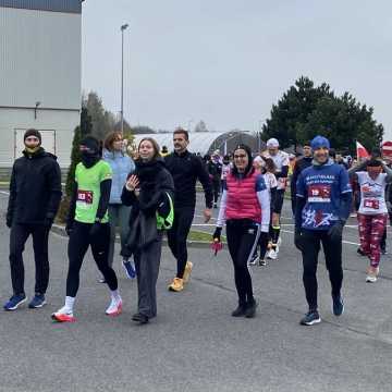 [WIDEO] Pobiegli, by uczcić Niepodległą. Za nami Radomszczański Bieg Niepodległości