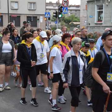 Podróż wiary. Pielgrzymi z Radomska w drodze na Jasną Górę