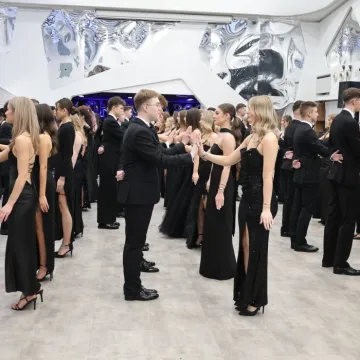 Studniówka I LO w Radomsku. Zaczęło się odliczanie do matury