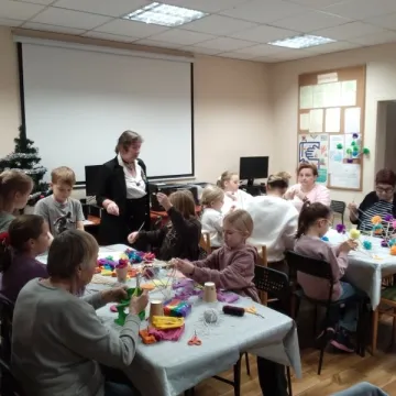 Pisanki i pająki ludowe ożywiły tradycję w Gidlach