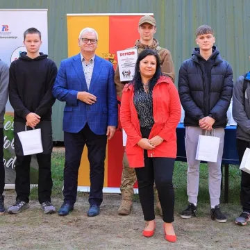 W gminie Przedbórz poszukiwali pieczonego ziemniaka