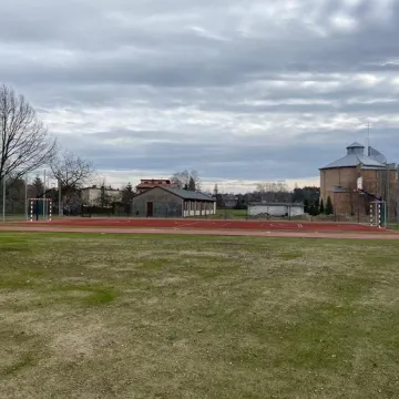 Przy PSP3 w Radomsku powstał kompleks lekkoatletyczny