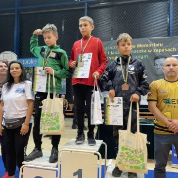 Zapaśnicy na podium