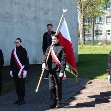 W ZSP nr 1 w Radomsku odsłonięto Dąb Pamięci