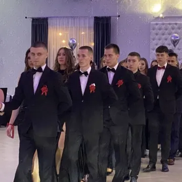 Szampańska zabawa studniówkowa ZSE w Radomsku