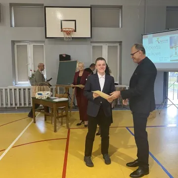 Najlepsi z najlepszych. Uczniowie  nagrodzeni stypendiami prezydenta