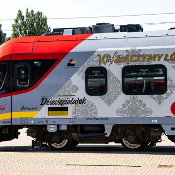 Folkowy pociąg ŁKA „Dziesięciolatek”