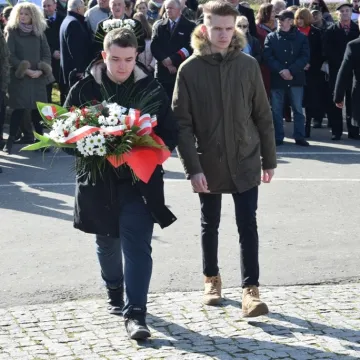 Cześć i chwała bohaterom!