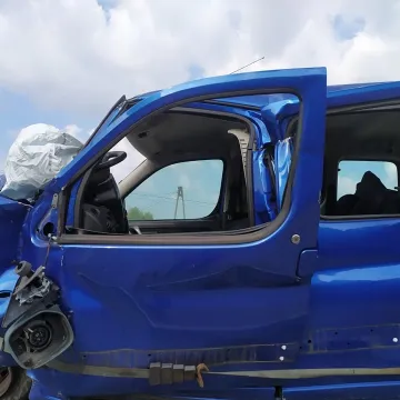 Topisz: samochód wypadł z drogi. Kierowca nie żyje