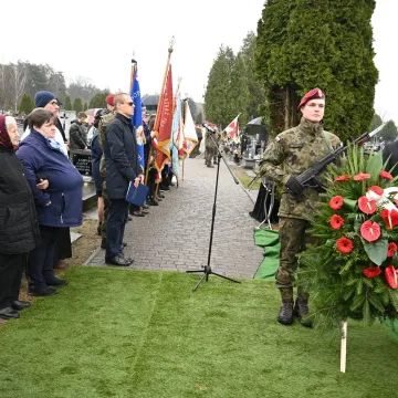 Po 74 latach Władysław Wójcik spoczął na cmentarzu w Gidlach